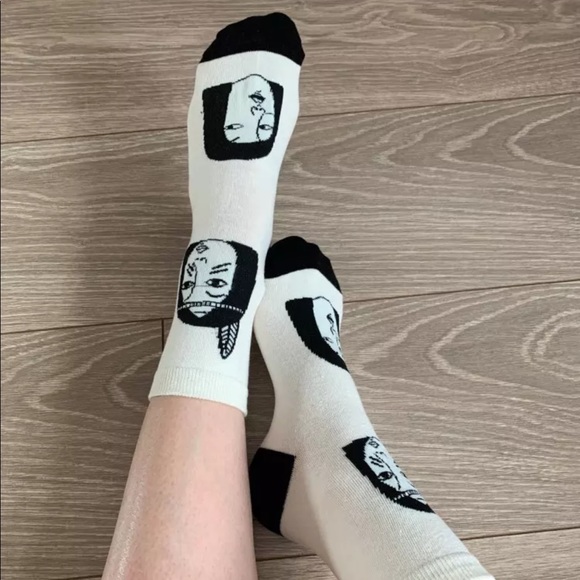 Minimal Printed Socks - Picture 3 of 8